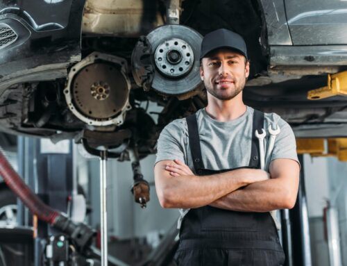 Zoom sur le métier d’un garagiste de voiture neuve et occasion Le Lude